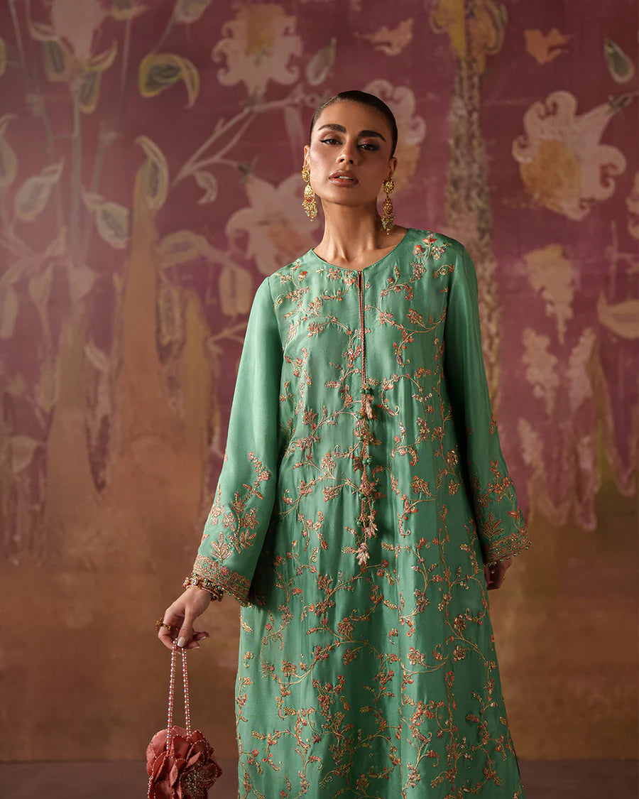 Faiza Saqlain - Numa