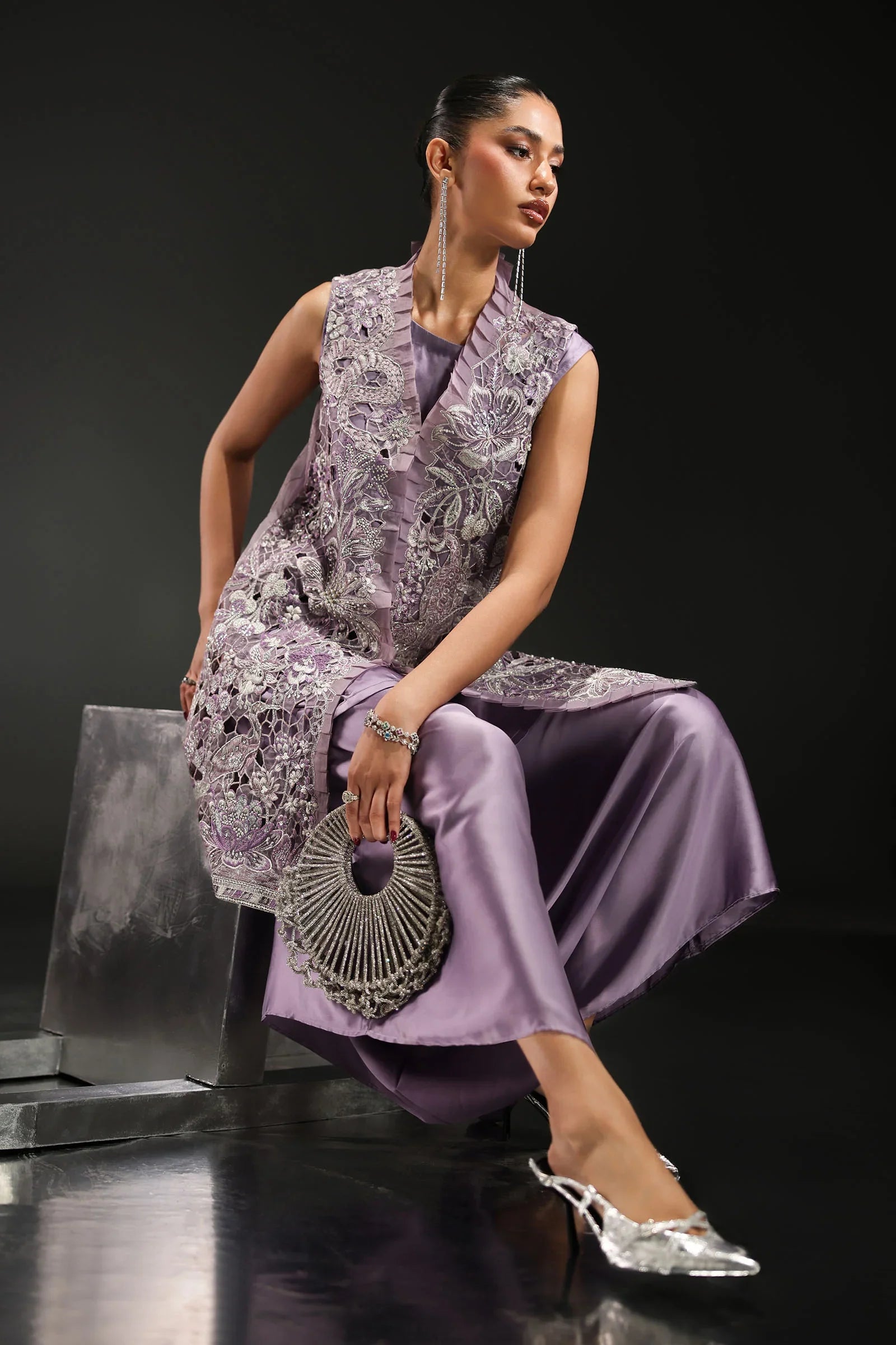 Close-up detailing of hand-worked adda embellishments and embroidery on Maria B SF-EA26-22 Lilac neckline