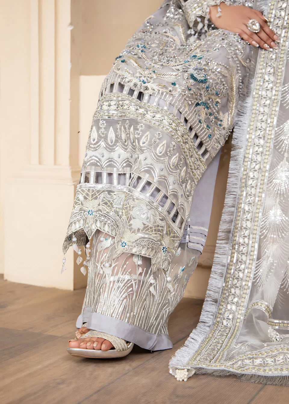 Areesha - Platinum Glow - Mirha Collections