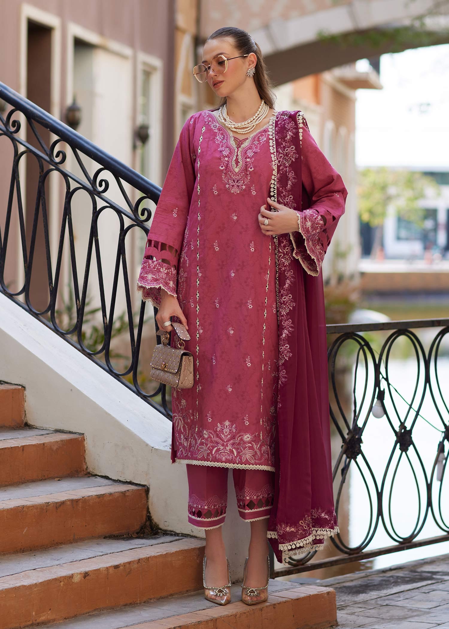 Kanwal Malik - Savia