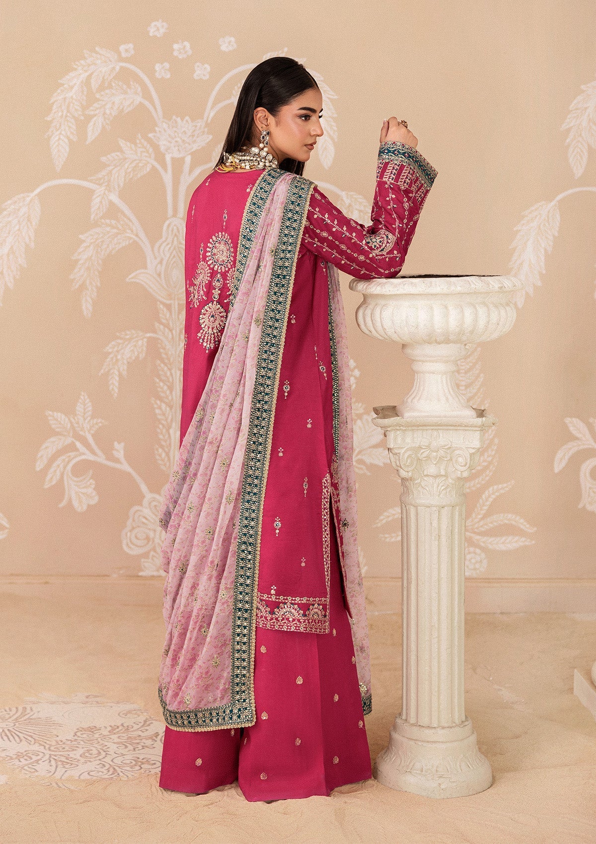 "Detailed shot of the luxury dupatta from the Aik Shaam B2606 ensemble, showcasing fine embroidery sprays and neatly finished border trims."