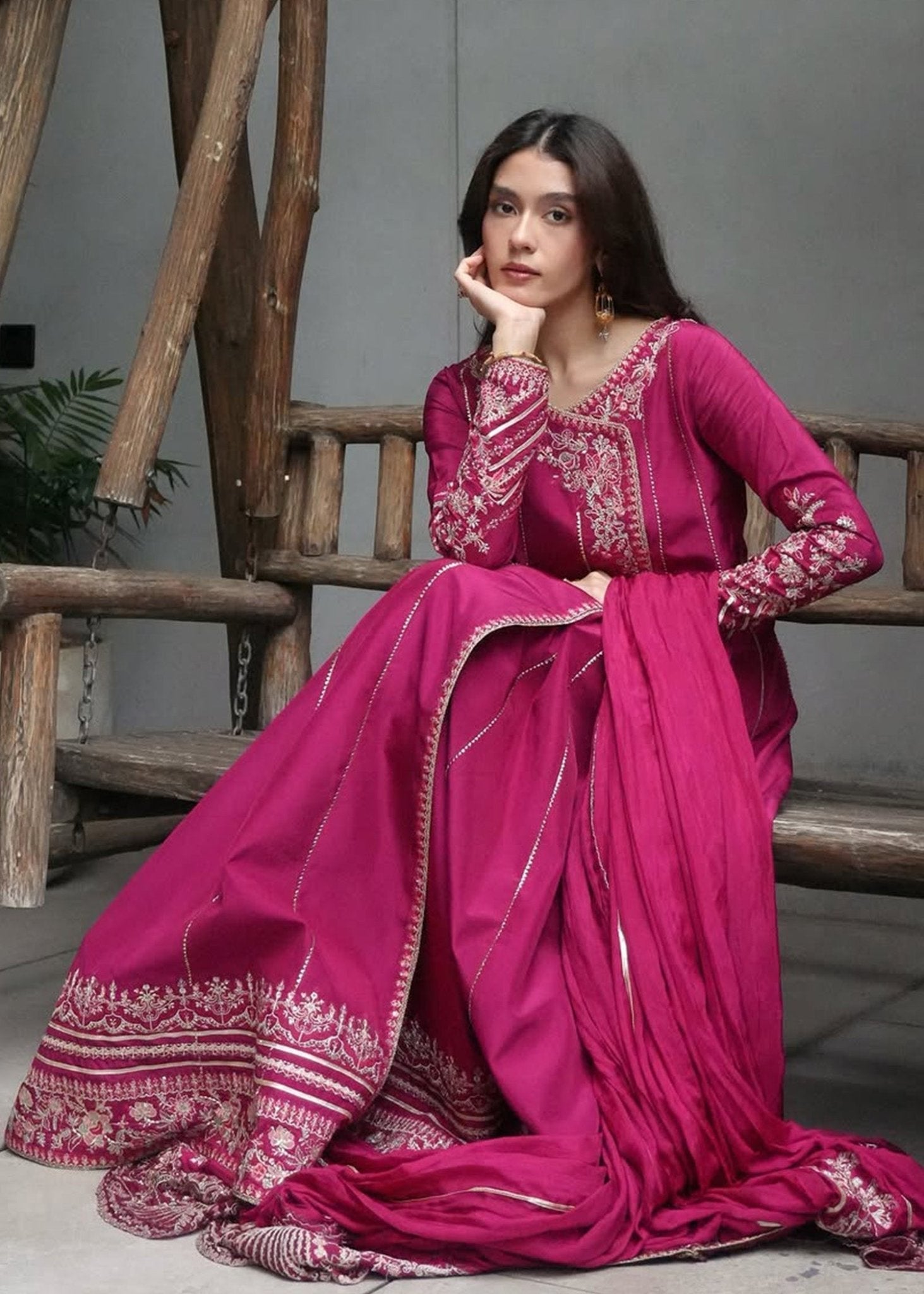 crushed-medium-silk-dupatta-with-embroidered-border-laiya-ensemble